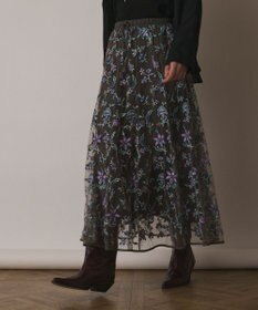 GRACE CONTINENTAL サラサ刺繍チュールスカート