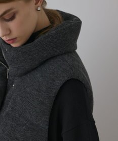 GRACE CONTINENTAL スタンドニットダウンベスト