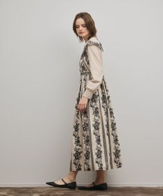 GRACE CONTINENTAL パターン刺繍ワンピース