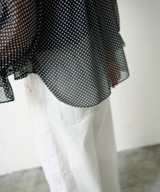 GRACE CONTINENTAL ドットラッフルブラウス