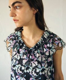 GRACE CONTINENTAL フラワー刺繍プリントトップ