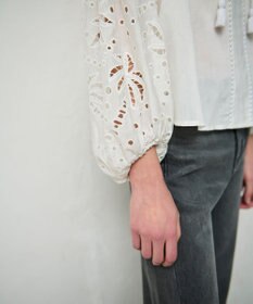 GRACE CONTINENTAL ヤシ柄カットワークトップ