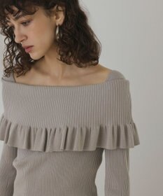 GRACE CONTINENTAL オフショルフリルニットトップ
