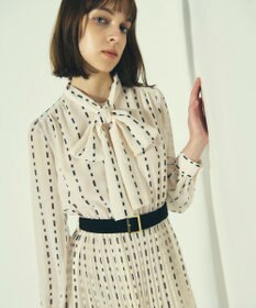 GRACE CONTINENTAL ドットストライププリントワンピース キナリ