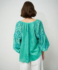 GRACE CONTINENTAL ヤシ柄カットワークトップ