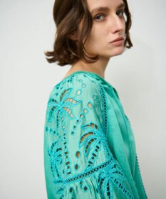 GRACE CONTINENTAL ヤシ柄カットワークトップ