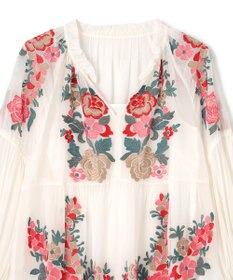 GRACE CONTINENTAL フラワー刺繍ギャザートップ