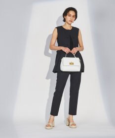 【クリーム】PLUMA V. ROBERTA PIERIレザー バック PLUMA V. J27 【公式】プルマ サンク PLUMA V HITMAN 公式