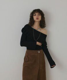 GRACE CONTINENTAL オフショルフリルニットトップ