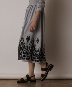 GRACE CONTINENTAL ストライプ刺繍ワンピース