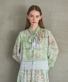 GRACE CONTINENTAL パリスカーフプリントブラウス