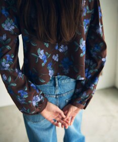 GRACE CONTINENTAL フラワー刺繍ショートトップ