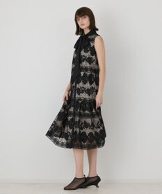 GRACE CONTINENTAL フラワーボーダー刺繍ワンピース