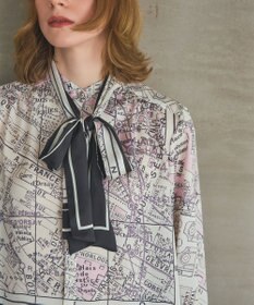 GRACE CONTINENTAL パリスカーフプリントブラウス