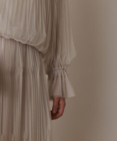 GRACE CONTINENTAL チュールプリーツトップ