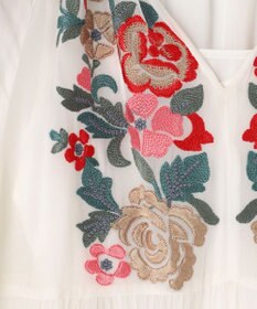 GRACE CONTINENTAL フラワー刺繍ギャザートップ
