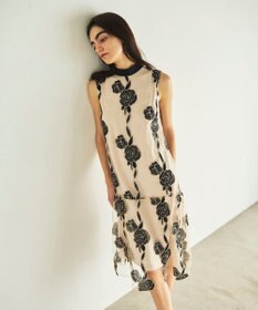 GRACE CONTINENTAL ハイネック刺繍ワンピース