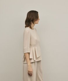 GRACE CONTINENTAL トリアセペプラムトップ