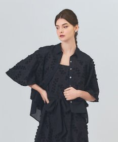 GRACE CONTINENTAL フラワーembケープブラウス