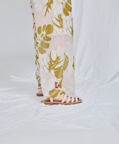 【本日限定価格】GRACE Class ローズプリントトップワイドパンツセット 本日限定価格】GRACE Class ローズプリントトップワイドパンツ