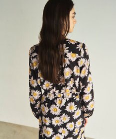 GRACE CONTINENTAL マーガレットフラワープリントブラウス