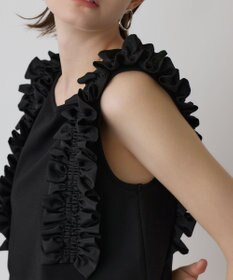 GRACE CONTINENTAL フリルカットトップ
