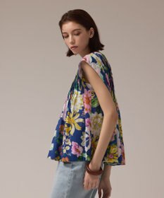GRACE CONTINENTAL フラワープリントタックブラウス