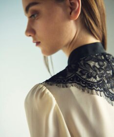 GRACE CONTINENTAL バイカラーレースブラウス