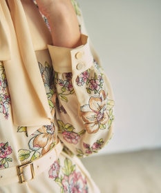 GRACE CONTINENTAL フラワー刺繍ボウタイワンピース