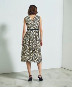 GRACE CONTINENTAL ローズレースドレス