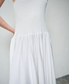 GRACE CONTINENTAL アメスリニットギャザーワンピース