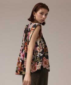GRACE CONTINENTAL フラワープリントタックブラウス