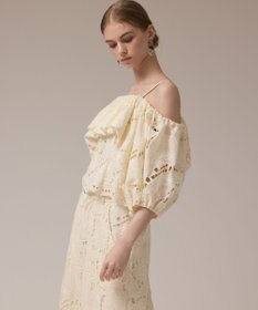 GRACE CONTINENTAL カットワークオフショルトップ