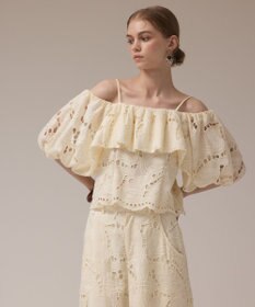 GRACE CONTINENTAL カットワークオフショルトップ