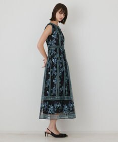 GRACE CONTINENTAL 【イベント店舗・ONLINE STORE先行アイテム】フラワーライン刺繍ドレス