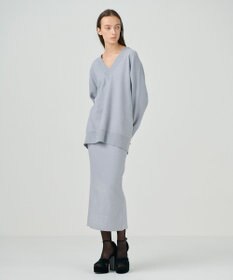 GRACE CONTINENTAL ラメVネックニットトップ