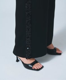 ライン刺繍ストレートパンツ / GRACE CONTINENTAL | GRACE CONTINENTAL 