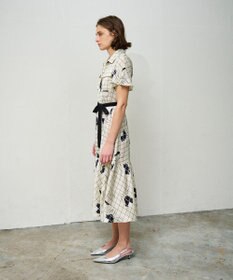 GRACE CONTINENTAL ラインフラワーシャツドレス