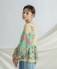 フラワー刺繍トップ / GRACE CONTINENTAL | GRACE CONTINENTAL