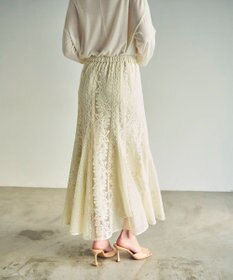 GRACE CONTINENTAL フレア刺繍スカート
