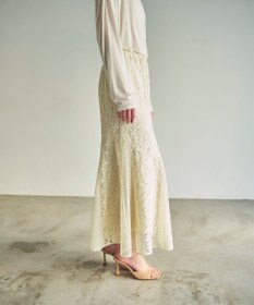 GRACE CONTINENTAL フレア刺繍スカート