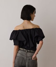 GRACE CONTINENTAL フリルオフショルトップ