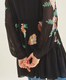 ティアード刺繍トップ / GRACE CONTINENTAL | GRACE CONTINENTAL