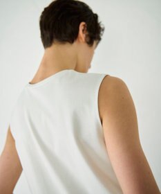 GRACE CONTINENTAL ヘムフリルカットトップ