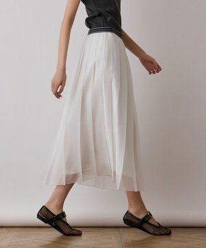  マットシアープリーツスカート