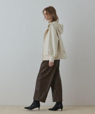 GRACE CONTINENTAL カーブフェイクレザーパンツ ブラウン