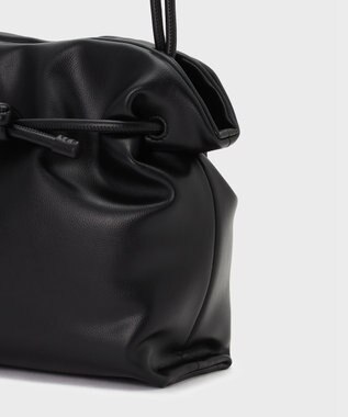 GRACE CONTINENTAL ADD CULUMN LONG SHLD BAG ブラック