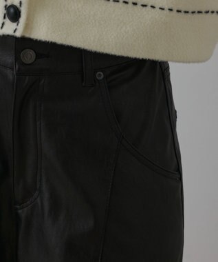 GRACE CONTINENTAL カーブフェイクレザーパンツ ブラック