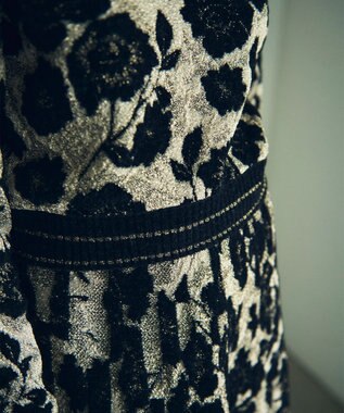 GRACE CONTINENTAL フローラルラメニットトップ ブラック