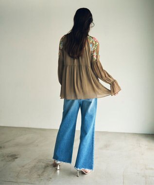 GRACE CONTINENTAL フラワー刺繍ギャザートップ カーキ